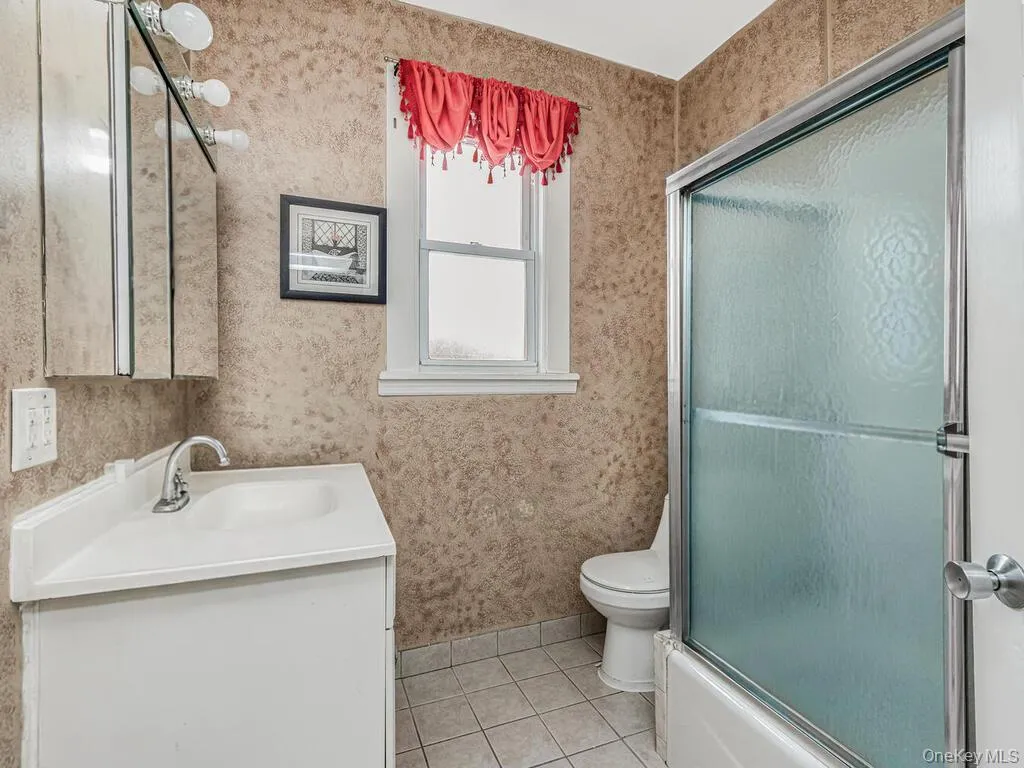 26 Normandy Road, Yonkers, NY, 5 Bedrooms Bedrooms, 10 Rooms Rooms,2 BathroomsBathrooms,Residential,For Rent,Normandy,0,1014347 26 Normandy Road, Yonkers, NY, 5 Bedrooms Bedrooms, 10 Rooms Rooms,2 BathroomsBathrooms,Residential,For Rent,Normandy,0,1014347