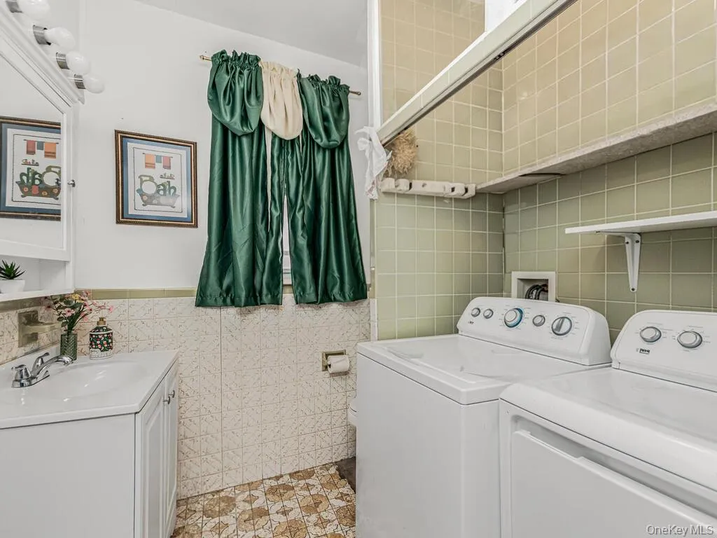 26 Normandy Road, Yonkers, NY, 5 Bedrooms Bedrooms, 10 Rooms Rooms,2 BathroomsBathrooms,Residential,For Rent,Normandy,0,1014347 26 Normandy Road, Yonkers, NY, 5 Bedrooms Bedrooms, 10 Rooms Rooms,2 BathroomsBathrooms,Residential,For Rent,Normandy,0,1014347