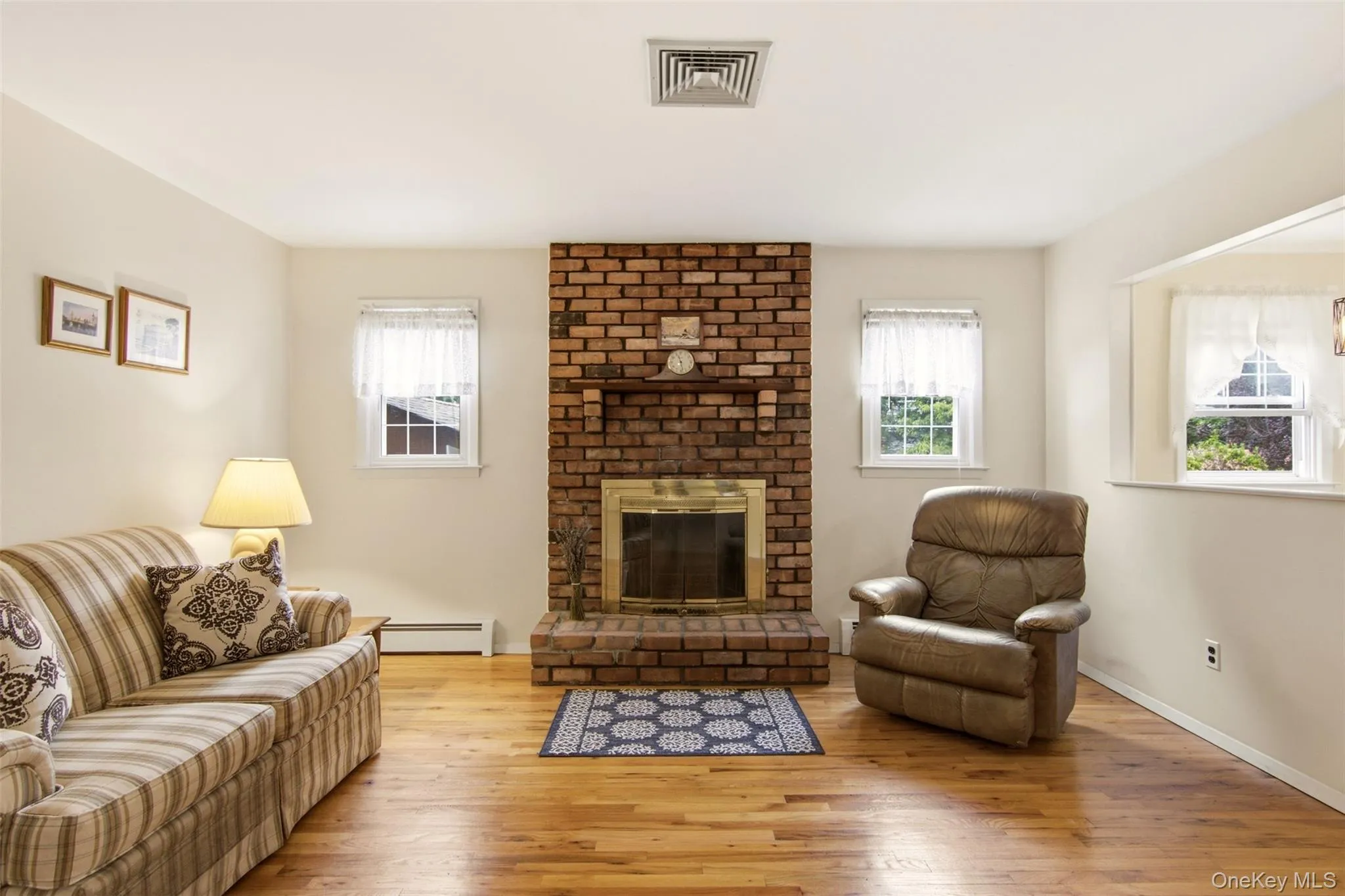 825 Karshick Street, Islip, NY, 3 Bedrooms Bedrooms, 7 Rooms Rooms,1 BathroomBathrooms,Residential,For Rent,Karshick,0,KEY1014348 825 Karshick Street, Islip, NY, 3 Bedrooms Bedrooms, 7 Rooms Rooms,1 BathroomBathrooms,Residential,For Rent,Karshick,0,KEY1014348
