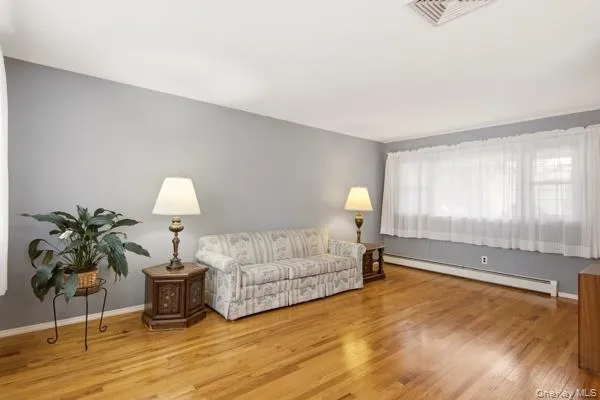 825 Karshick Street, Islip, NY, 3 Bedrooms Bedrooms, 7 Rooms Rooms,1 BathroomBathrooms,Residential,For Rent,Karshick,0,KEY1014348 825 Karshick Street, Islip, NY, 3 Bedrooms Bedrooms, 7 Rooms Rooms,1 BathroomBathrooms,Residential,For Rent,Karshick,0,KEY1014348