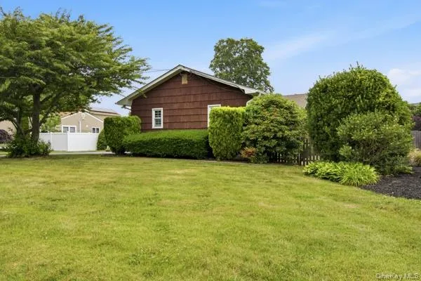 825 Karshick Street, Islip, NY, 3 Bedrooms Bedrooms, 7 Rooms Rooms,1 BathroomBathrooms,Residential,For Rent,Karshick,0,KEY1014348 825 Karshick Street, Islip, NY, 3 Bedrooms Bedrooms, 7 Rooms Rooms,1 BathroomBathrooms,Residential,For Rent,Karshick,0,KEY1014348
