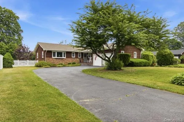 825 Karshick Street, Islip, NY, 3 Bedrooms Bedrooms, 7 Rooms Rooms,1 BathroomBathrooms,Residential,For Rent,Karshick,0,KEY1014348 825 Karshick Street, Islip, NY, 3 Bedrooms Bedrooms, 7 Rooms Rooms,1 BathroomBathrooms,Residential,For Rent,Karshick,0,KEY1014348