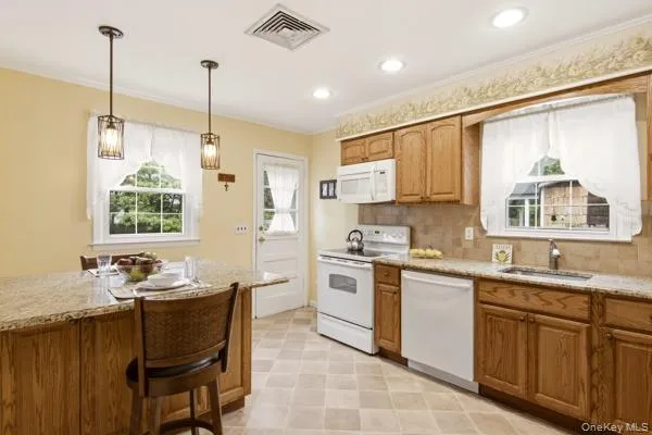 825 Karshick Street, Islip, NY, 3 Bedrooms Bedrooms, 7 Rooms Rooms,1 BathroomBathrooms,Residential,For Rent,Karshick,0,KEY1014348 825 Karshick Street, Islip, NY, 3 Bedrooms Bedrooms, 7 Rooms Rooms,1 BathroomBathrooms,Residential,For Rent,Karshick,0,KEY1014348