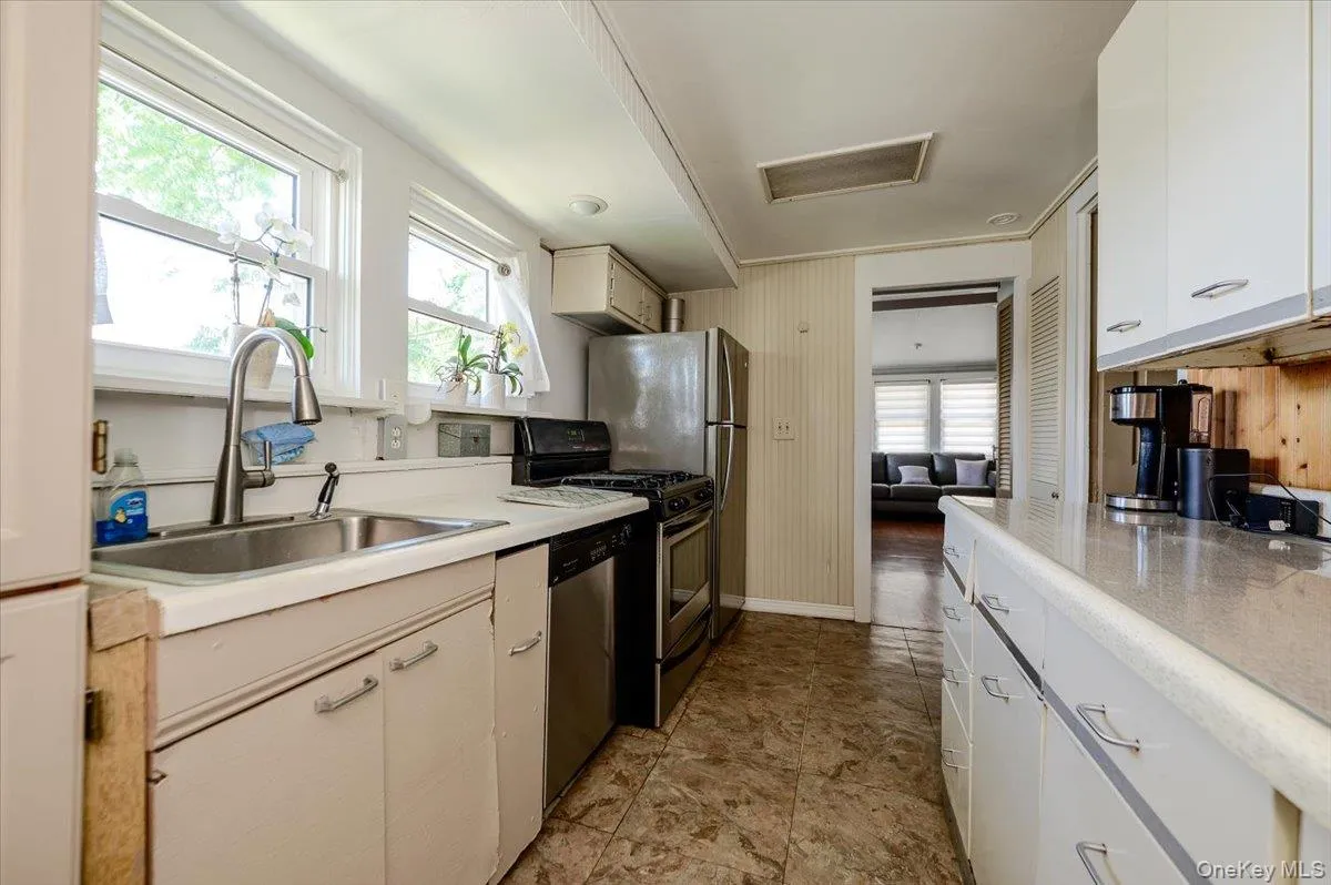 47D Edgewater Park, New York, NY, 2 Bedrooms Bedrooms, 7 Rooms Rooms,1 BathroomBathrooms,Residential,For Rent,Edgewater,0,1014353 47D Edgewater Park, New York, NY, 2 Bedrooms Bedrooms, 7 Rooms Rooms,1 BathroomBathrooms,Residential,For Rent,Edgewater,0,1014353