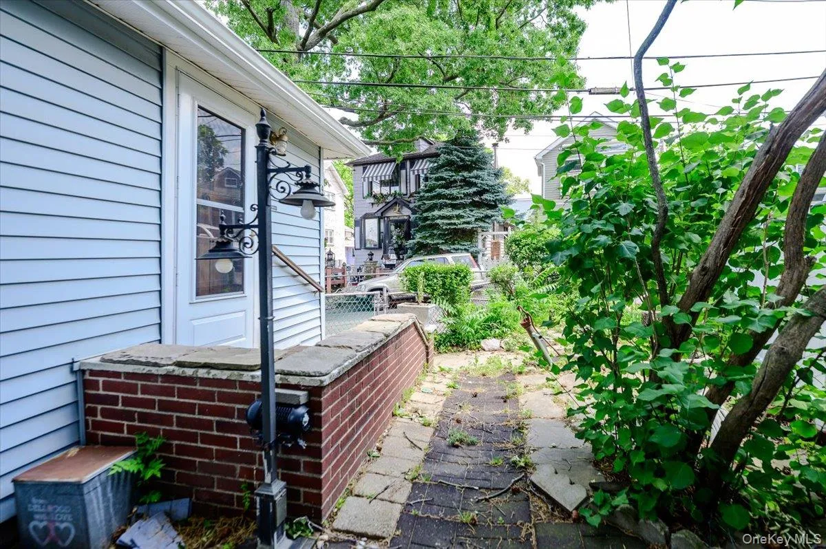 47D Edgewater Park, New York, NY, 2 Bedrooms Bedrooms, 7 Rooms Rooms,1 BathroomBathrooms,Residential,For Rent,Edgewater,0,1014353 47D Edgewater Park, New York, NY, 2 Bedrooms Bedrooms, 7 Rooms Rooms,1 BathroomBathrooms,Residential,For Rent,Edgewater,0,1014353