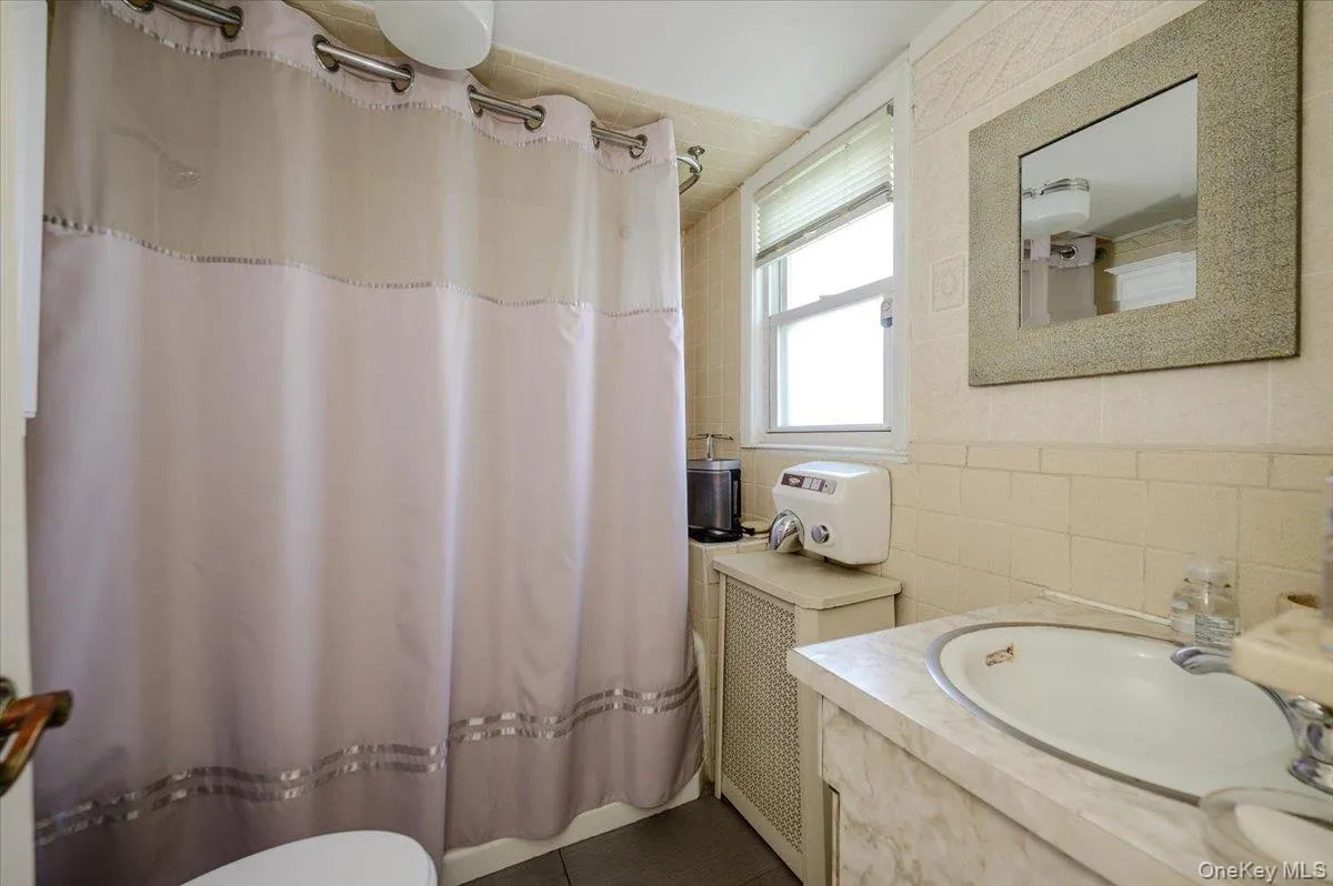 47D Edgewater Park, New York, NY, 2 Bedrooms Bedrooms, 7 Rooms Rooms,1 BathroomBathrooms,Residential,For Rent,Edgewater,0,1014353 47D Edgewater Park, New York, NY, 2 Bedrooms Bedrooms, 7 Rooms Rooms,1 BathroomBathrooms,Residential,For Rent,Edgewater,0,1014353