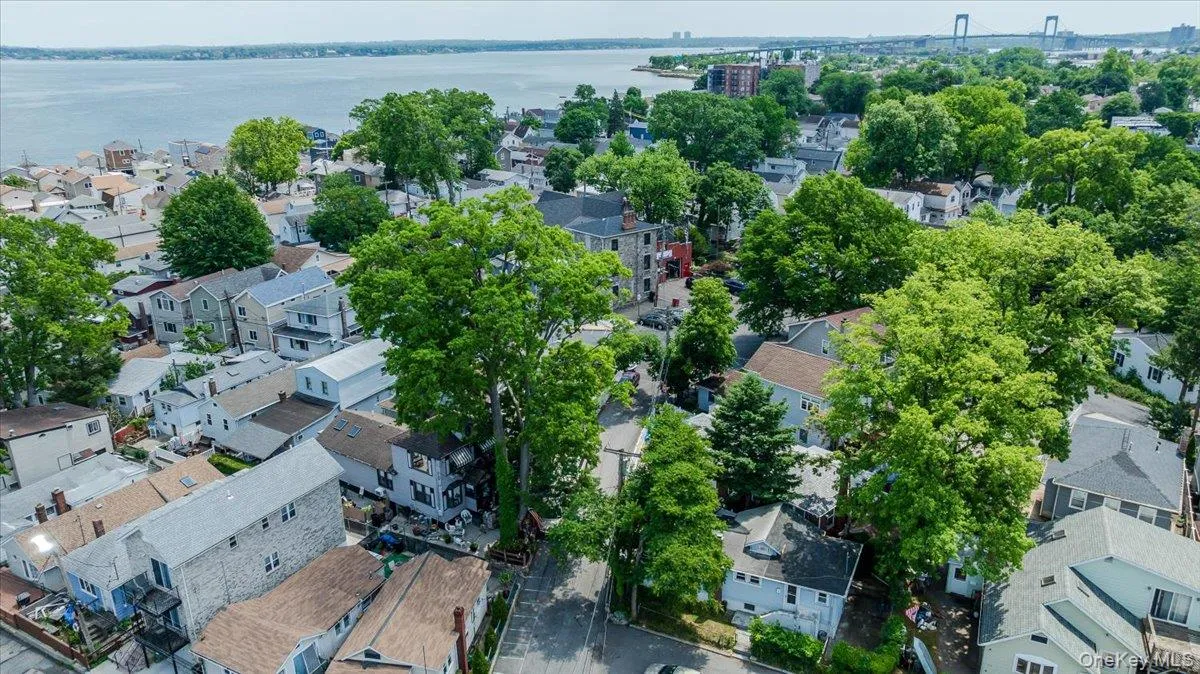 47D Edgewater Park, New York, NY, 2 Bedrooms Bedrooms, 7 Rooms Rooms,1 BathroomBathrooms,Residential,For Rent,Edgewater,0,1014353 47D Edgewater Park, New York, NY, 2 Bedrooms Bedrooms, 7 Rooms Rooms,1 BathroomBathrooms,Residential,For Rent,Edgewater,0,1014353