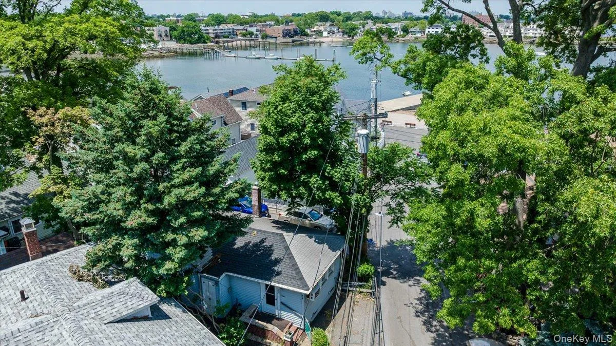 47D Edgewater Park, New York, NY, 2 Bedrooms Bedrooms, 7 Rooms Rooms,1 BathroomBathrooms,Residential,For Rent,Edgewater,0,1014353 47D Edgewater Park, New York, NY, 2 Bedrooms Bedrooms, 7 Rooms Rooms,1 BathroomBathrooms,Residential,For Rent,Edgewater,0,1014353