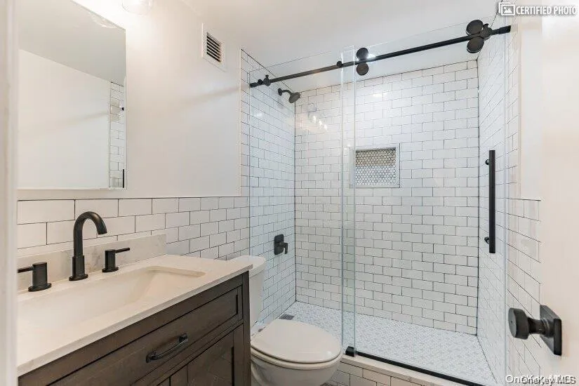 205 Mineola Boulevard, Hempstead, NY, 2 Bedrooms Bedrooms, 2 Rooms Rooms,2 BathroomsBathrooms,Residential Lease,For Rent,Mineola,0,1014357 205 Mineola Boulevard, Hempstead, NY, 2 Bedrooms Bedrooms, 2 Rooms Rooms,2 BathroomsBathrooms,Residential Lease,For Rent,Mineola,0,1014357