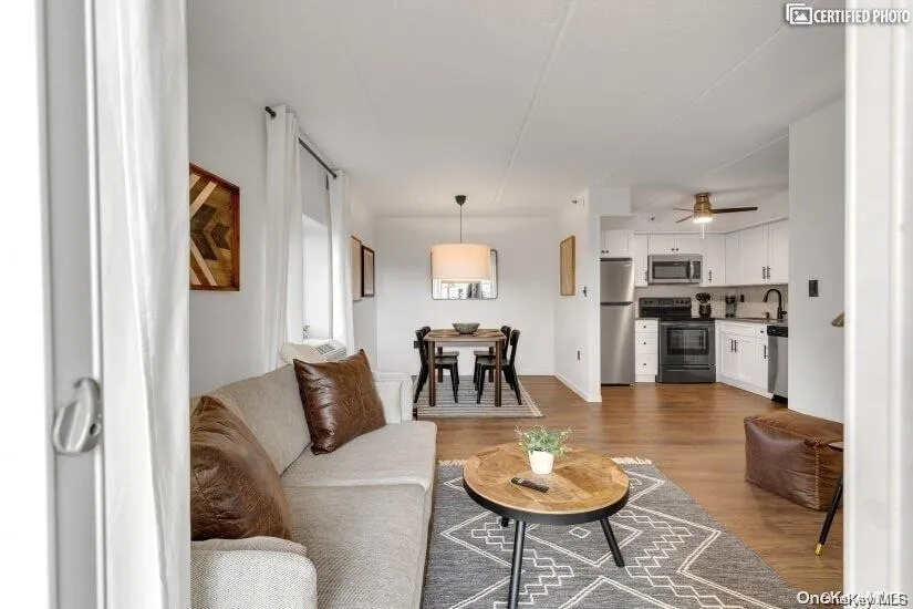 205 Mineola Boulevard, Hempstead, NY, 2 Bedrooms Bedrooms, 2 Rooms Rooms,2 BathroomsBathrooms,Residential Lease,For Rent,Mineola,0,1014357 205 Mineola Boulevard, Hempstead, NY, 2 Bedrooms Bedrooms, 2 Rooms Rooms,2 BathroomsBathrooms,Residential Lease,For Rent,Mineola,0,1014357