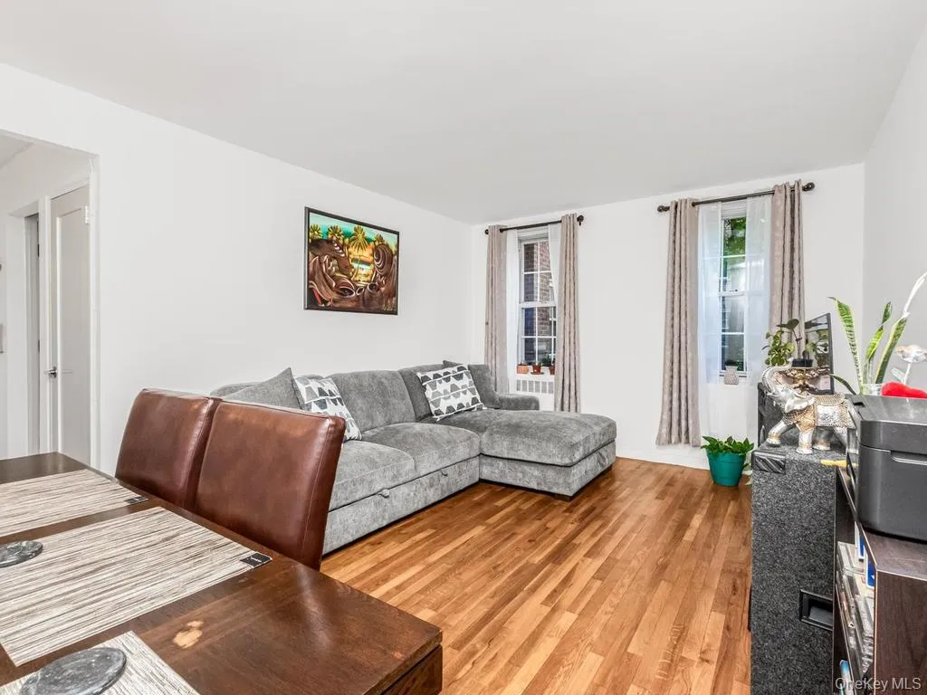 780 Bronx River Road, New York, NY, 1 Bedroom Bedrooms, 4 Rooms Rooms,1 BathroomBathrooms,Residential,For Rent,Bronx River,0,1014359 780 Bronx River Road, New York, NY, 1 Bedroom Bedrooms, 4 Rooms Rooms,1 BathroomBathrooms,Residential,For Rent,Bronx River,0,1014359