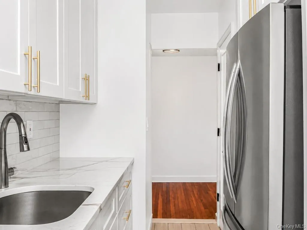 780 Bronx River Road, New York, NY, 1 Bedroom Bedrooms, 4 Rooms Rooms,1 BathroomBathrooms,Residential,For Rent,Bronx River,0,1014359 780 Bronx River Road, New York, NY, 1 Bedroom Bedrooms, 4 Rooms Rooms,1 BathroomBathrooms,Residential,For Rent,Bronx River,0,1014359