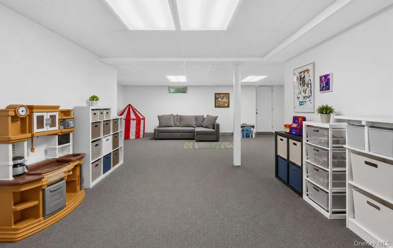 81 Lawrence Hill Road, Huntington, NY, 3 Bedrooms Bedrooms, 6 Rooms Rooms,2 BathroomsBathrooms,Residential,For Rent,Lawrence Hill,0,KEY1014360 81 Lawrence Hill Road, Huntington, NY, 3 Bedrooms Bedrooms, 6 Rooms Rooms,2 BathroomsBathrooms,Residential,For Rent,Lawrence Hill,0,KEY1014360