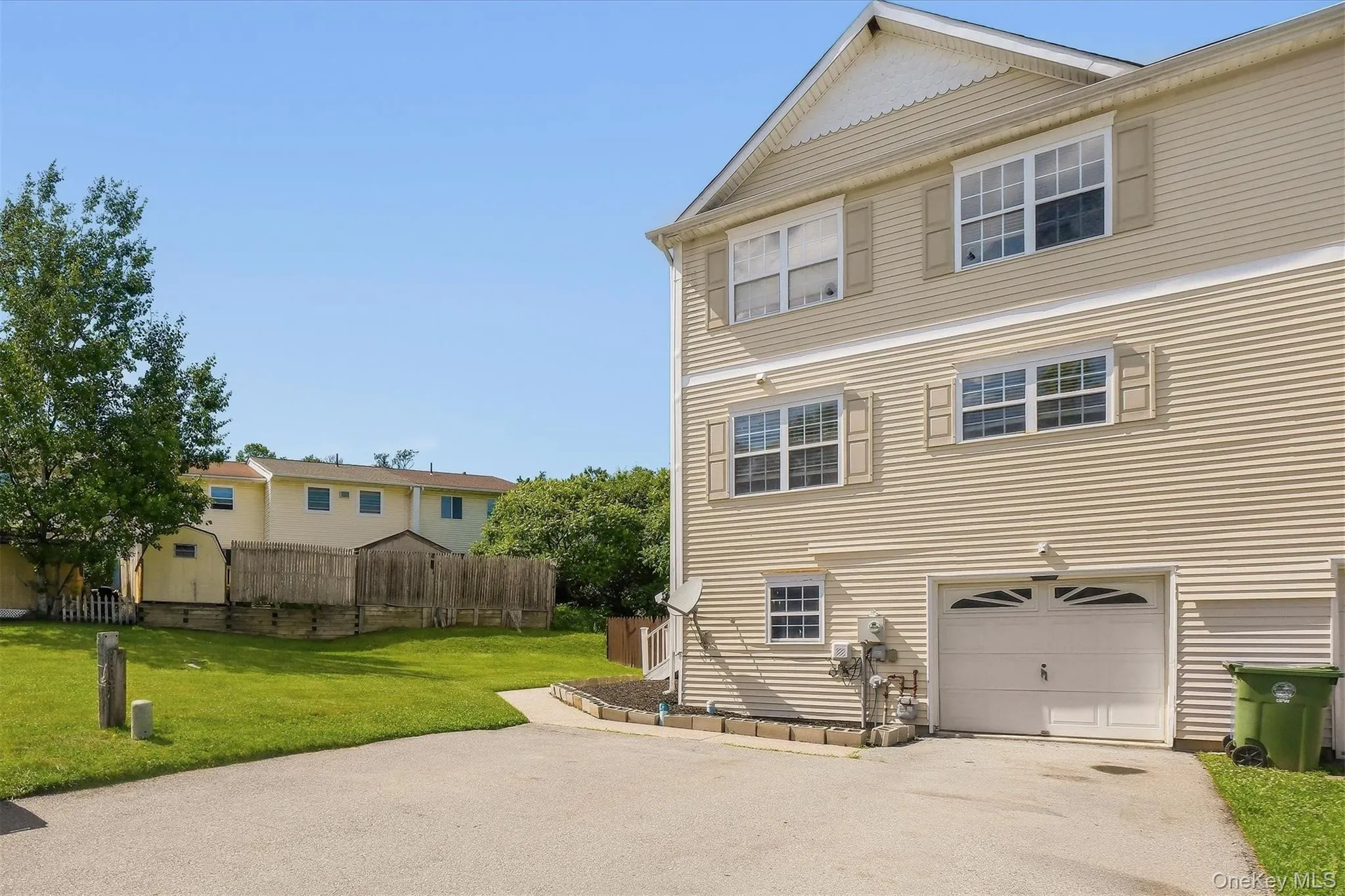 70 Peach Place, Middletown, NY, 3 Bedrooms Bedrooms, 7 Rooms Rooms,2 BathroomsBathrooms,Residential,For Rent,Peach,0,1014371 70 Peach Place, Middletown, NY, 3 Bedrooms Bedrooms, 7 Rooms Rooms,2 BathroomsBathrooms,Residential,For Rent,Peach,0,1014371