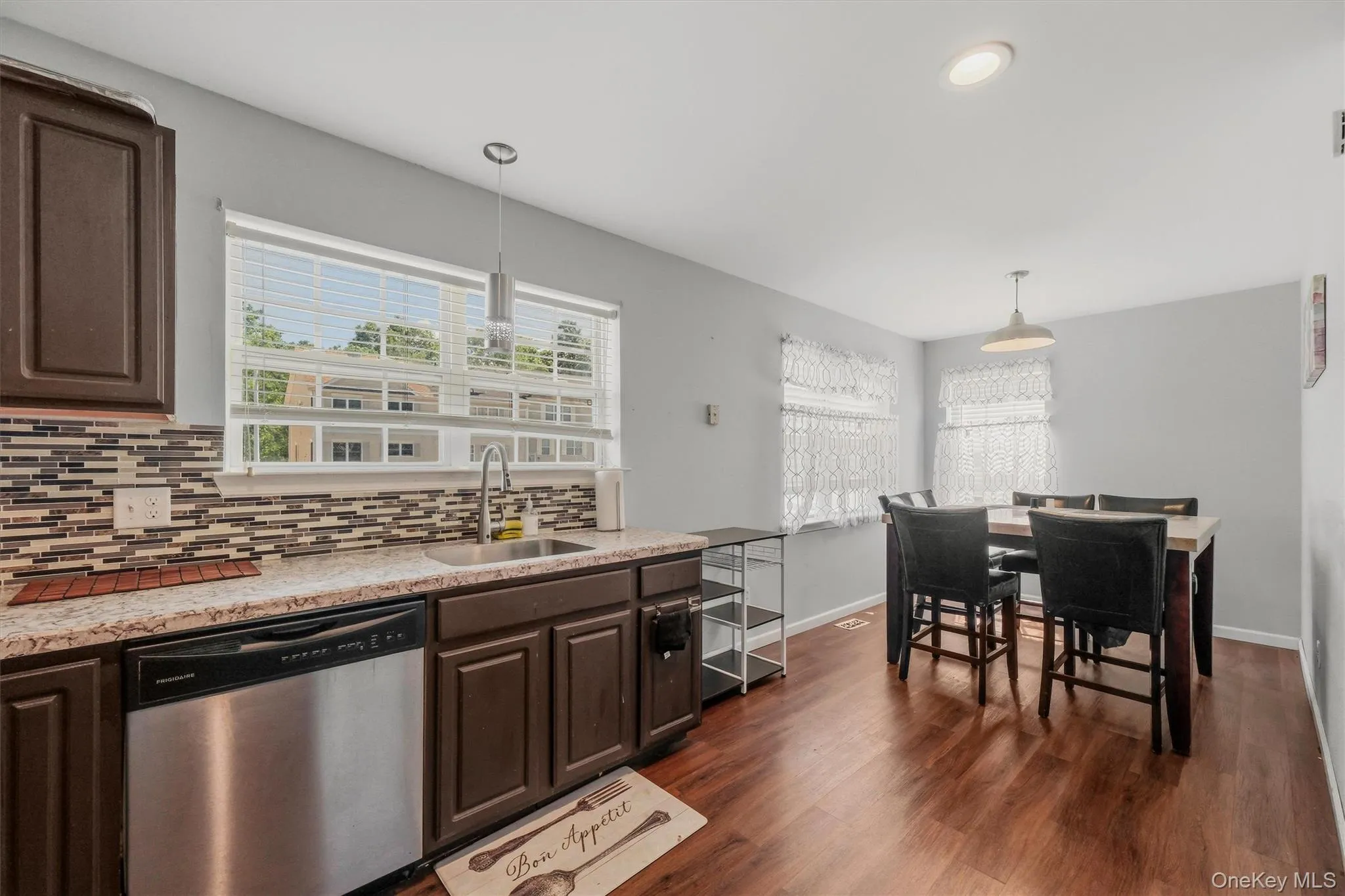 70 Peach Place, Middletown, NY, 3 Bedrooms Bedrooms, 7 Rooms Rooms,2 BathroomsBathrooms,Residential,For Rent,Peach,0,1014371 70 Peach Place, Middletown, NY, 3 Bedrooms Bedrooms, 7 Rooms Rooms,2 BathroomsBathrooms,Residential,For Rent,Peach,0,1014371