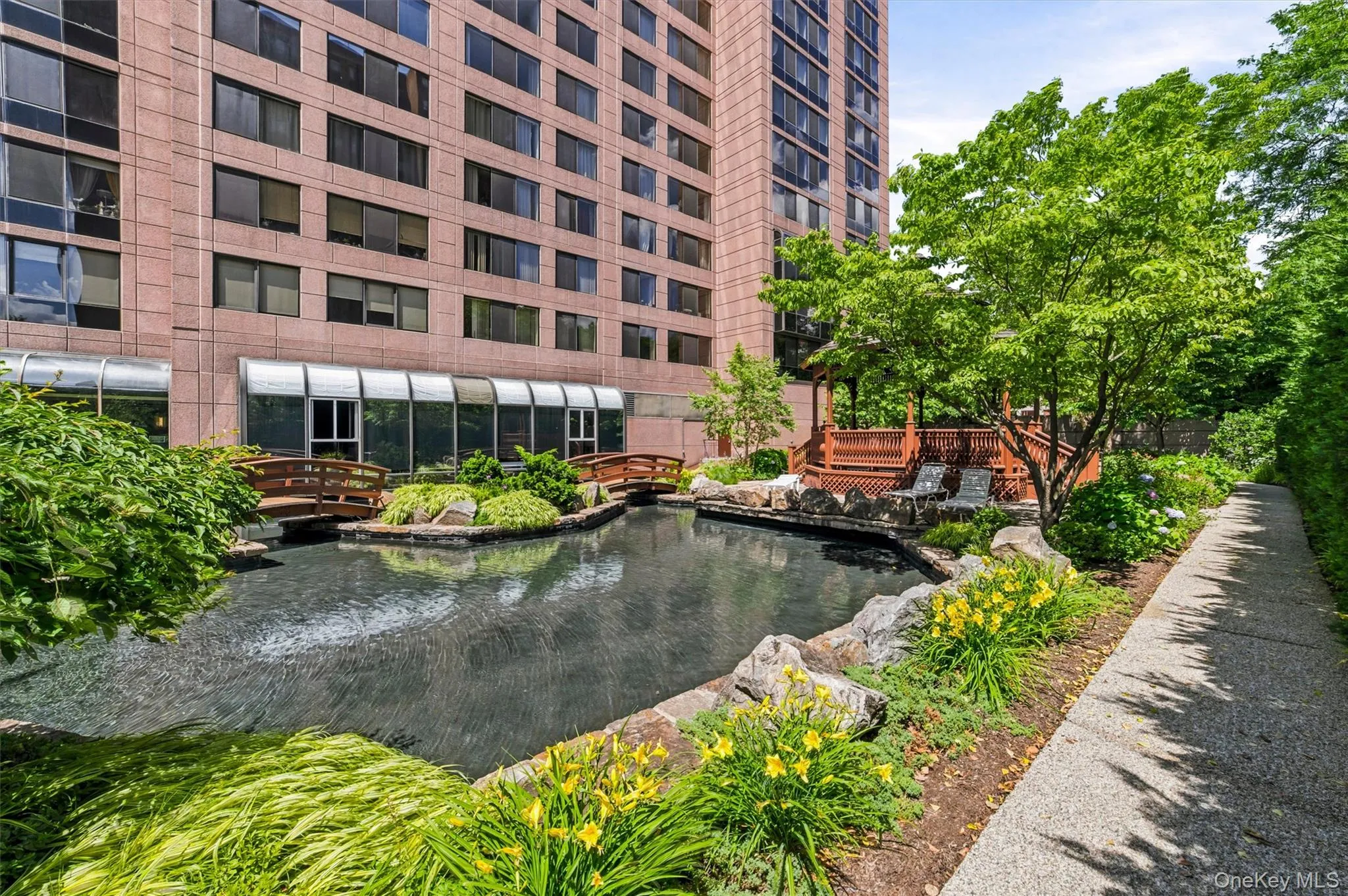 Experience a peaceful outdoor retreat without leaving the comfort of your home! Experience a peaceful outdoor retreat without leaving the comfort of your home!