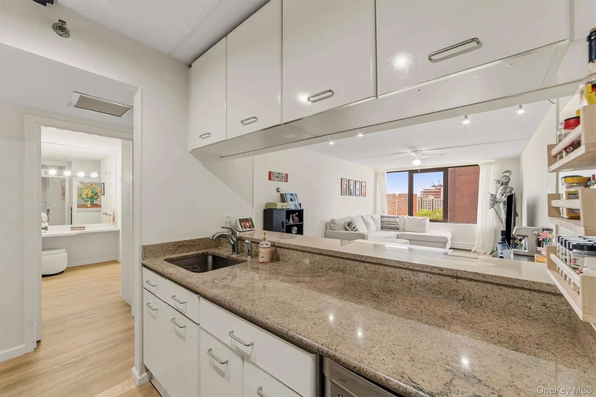 4 Martine Avenue, White Plains, NY, 1 Bedroom Bedrooms, 4 Rooms Rooms,1 BathroomBathrooms,Residential Lease,For Rent,Martine,0,KEY1014377 4 Martine Avenue, White Plains, NY, 1 Bedroom Bedrooms, 4 Rooms Rooms,1 BathroomBathrooms,Residential Lease,For Rent,Martine,0,KEY1014377