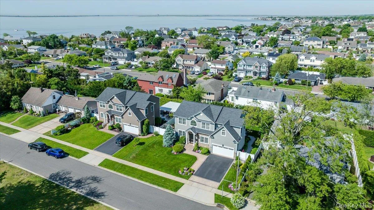 7 Highwater Avenue, Oyster Bay, NY, 4 Bedrooms Bedrooms, 9 Rooms Rooms,2 BathroomsBathrooms,Residential,For Rent,Highwater,0,1014383 7 Highwater Avenue, Oyster Bay, NY, 4 Bedrooms Bedrooms, 9 Rooms Rooms,2 BathroomsBathrooms,Residential,For Rent,Highwater,0,1014383