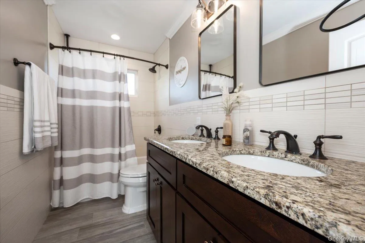 7 Highwater Avenue, Oyster Bay, NY, 4 Bedrooms Bedrooms, 9 Rooms Rooms,2 BathroomsBathrooms,Residential,For Rent,Highwater,0,1014383 7 Highwater Avenue, Oyster Bay, NY, 4 Bedrooms Bedrooms, 9 Rooms Rooms,2 BathroomsBathrooms,Residential,For Rent,Highwater,0,1014383