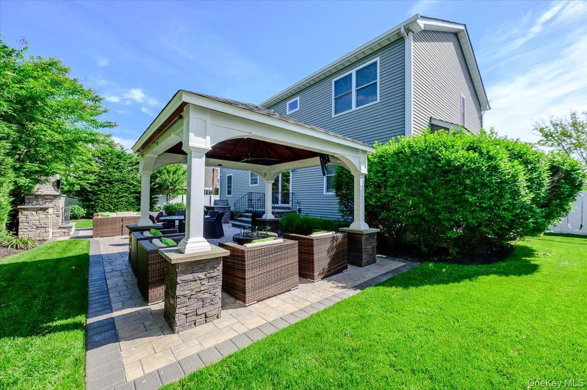 7 Highwater Avenue, Oyster Bay, NY, 4 Bedrooms Bedrooms, 9 Rooms Rooms,2 BathroomsBathrooms,Residential,For Rent,Highwater,0,1014383 7 Highwater Avenue, Oyster Bay, NY, 4 Bedrooms Bedrooms, 9 Rooms Rooms,2 BathroomsBathrooms,Residential,For Rent,Highwater,0,1014383