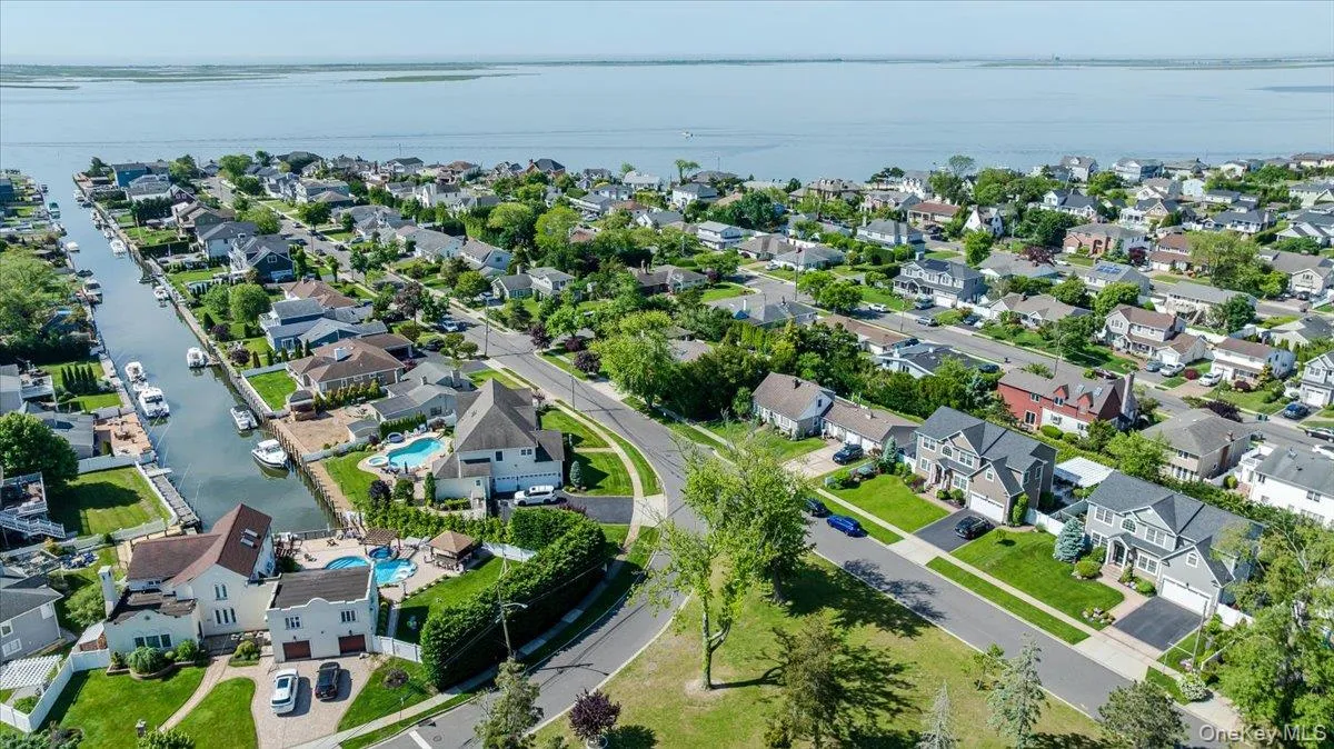 7 Highwater Avenue, Oyster Bay, NY, 4 Bedrooms Bedrooms, 9 Rooms Rooms,2 BathroomsBathrooms,Residential,For Rent,Highwater,0,1014383 7 Highwater Avenue, Oyster Bay, NY, 4 Bedrooms Bedrooms, 9 Rooms Rooms,2 BathroomsBathrooms,Residential,For Rent,Highwater,0,1014383