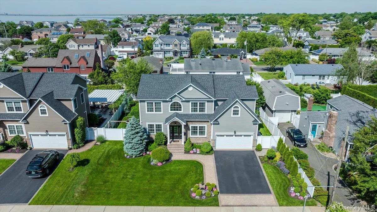 7 Highwater Avenue, Oyster Bay, NY, 4 Bedrooms Bedrooms, 9 Rooms Rooms,2 BathroomsBathrooms,Residential,For Rent,Highwater,0,1014383 7 Highwater Avenue, Oyster Bay, NY, 4 Bedrooms Bedrooms, 9 Rooms Rooms,2 BathroomsBathrooms,Residential,For Rent,Highwater,0,1014383