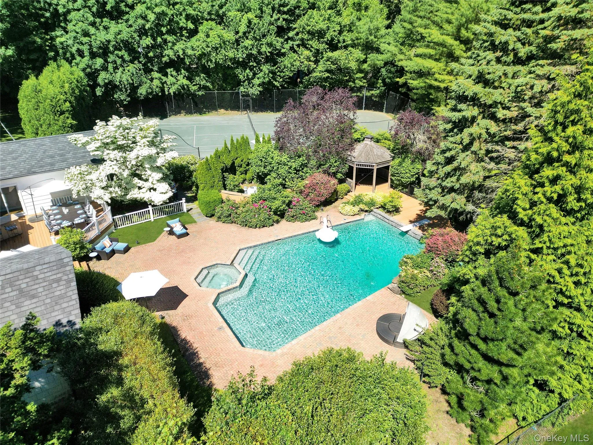 110 Linden Lane, Oyster Bay, NY, 6 Bedrooms Bedrooms, 17 Rooms Rooms,4 BathroomsBathrooms,Residential,For Rent,Linden,0,1014387 110 Linden Lane, Oyster Bay, NY, 6 Bedrooms Bedrooms, 17 Rooms Rooms,4 BathroomsBathrooms,Residential,For Rent,Linden,0,1014387