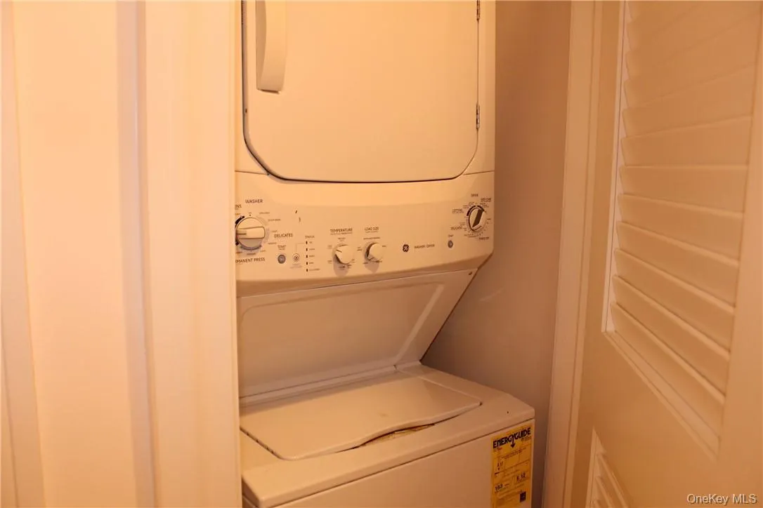 Stackable washer and dryer Stackable washer and dryer