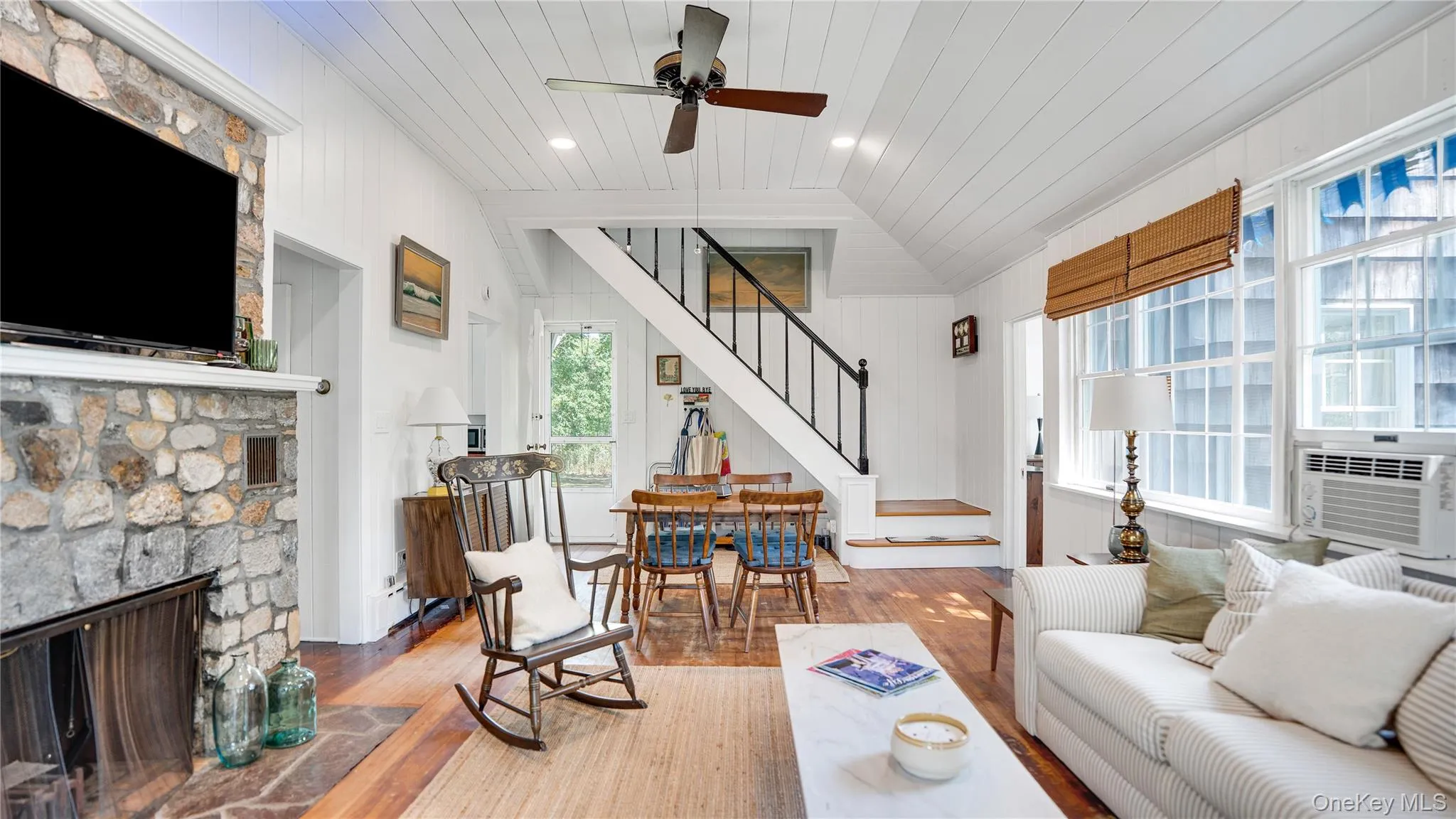 18 Breeze Hill Road, East Hampton, NY, 4 Bedrooms Bedrooms, 7 Rooms Rooms,2 BathroomsBathrooms,Residential,For Rent,Breeze Hill,0,1014390 18 Breeze Hill Road, East Hampton, NY, 4 Bedrooms Bedrooms, 7 Rooms Rooms,2 BathroomsBathrooms,Residential,For Rent,Breeze Hill,0,1014390