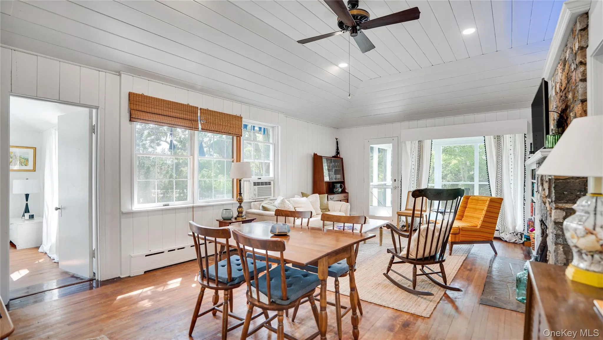 18 Breeze Hill Road, East Hampton, NY, 4 Bedrooms Bedrooms, 7 Rooms Rooms,2 BathroomsBathrooms,Residential,For Rent,Breeze Hill,0,1014390 18 Breeze Hill Road, East Hampton, NY, 4 Bedrooms Bedrooms, 7 Rooms Rooms,2 BathroomsBathrooms,Residential,For Rent,Breeze Hill,0,1014390