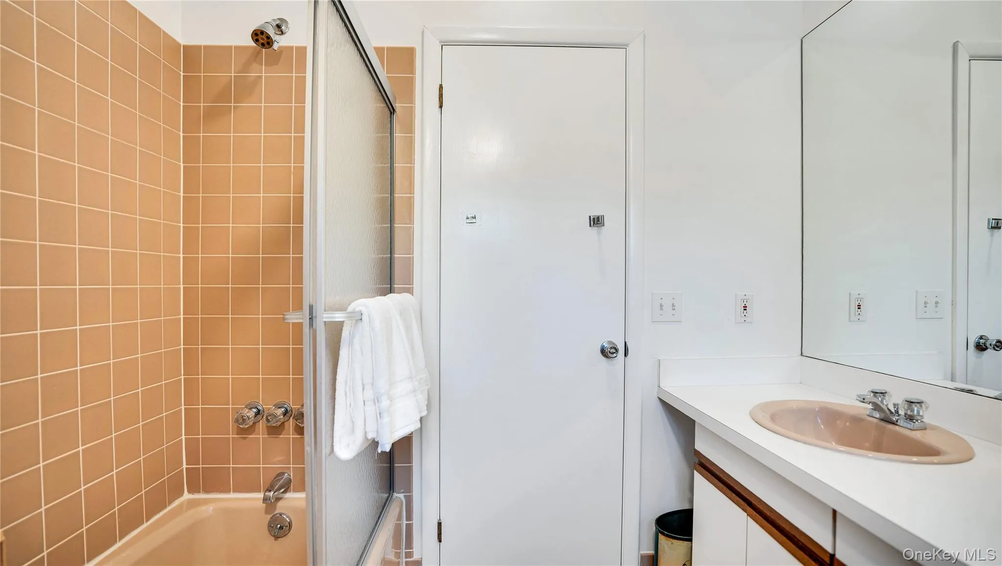 18 Breeze Hill Road, East Hampton, NY, 4 Bedrooms Bedrooms, 7 Rooms Rooms,2 BathroomsBathrooms,Residential,For Rent,Breeze Hill,0,1014390 18 Breeze Hill Road, East Hampton, NY, 4 Bedrooms Bedrooms, 7 Rooms Rooms,2 BathroomsBathrooms,Residential,For Rent,Breeze Hill,0,1014390