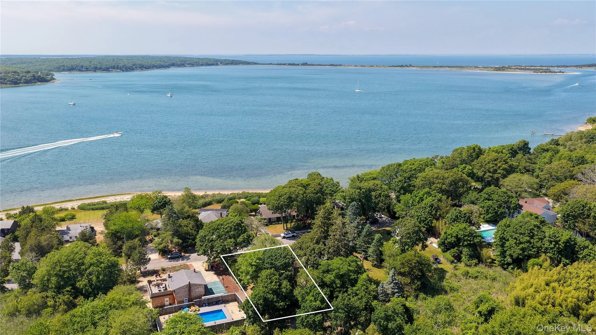 18 Breeze Hill Road, East Hampton, NY, 4 Bedrooms Bedrooms, 7 Rooms Rooms,2 BathroomsBathrooms,Residential,For Rent,Breeze Hill,0,1014390 18 Breeze Hill Road, East Hampton, NY, 4 Bedrooms Bedrooms, 7 Rooms Rooms,2 BathroomsBathrooms,Residential,For Rent,Breeze Hill,0,1014390