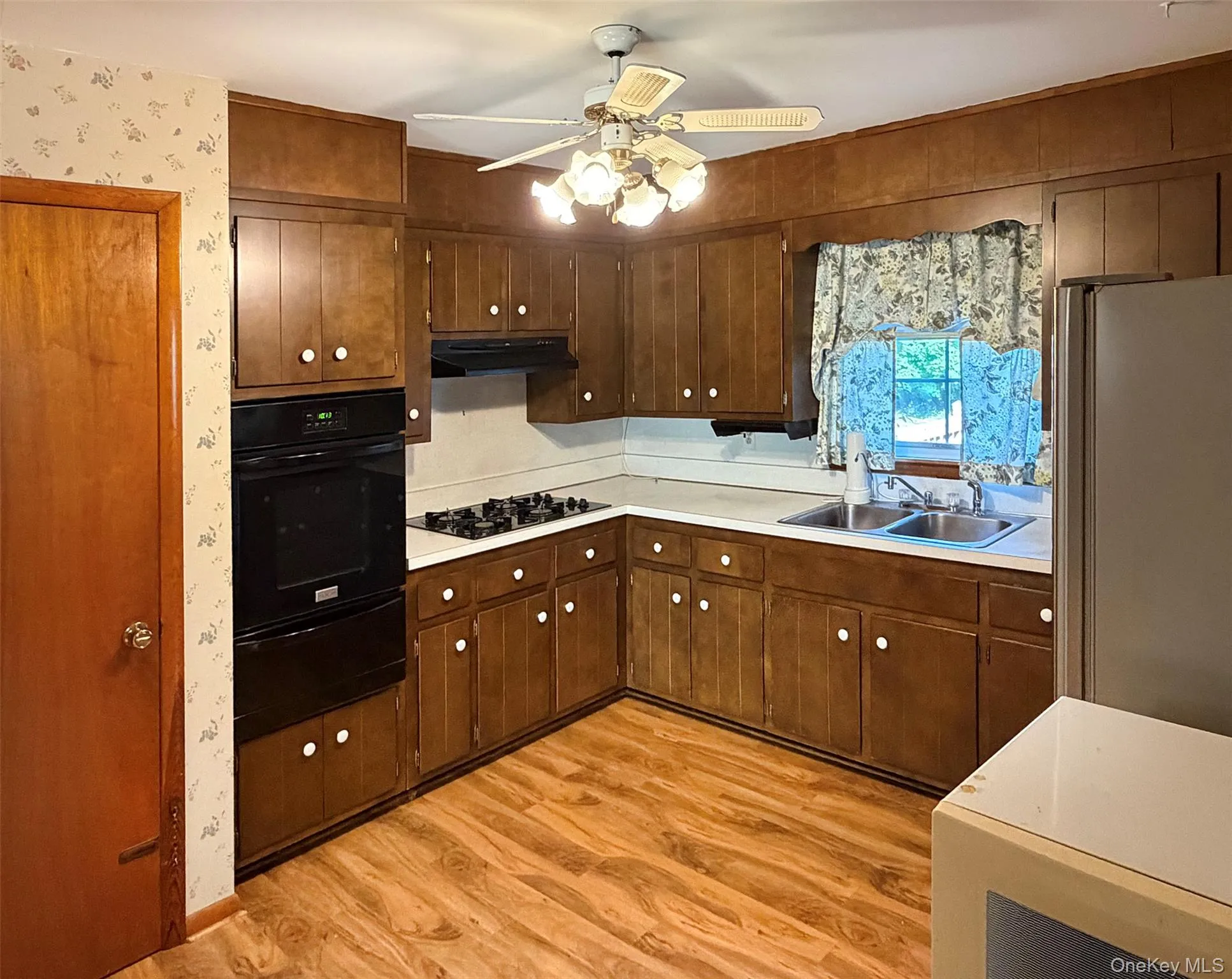 4 Lorelei Drive, Middletown, NY, 3 Bedrooms Bedrooms, 7 Rooms Rooms,2 BathroomsBathrooms,Residential,For Rent,Lorelei,0,1014402 4 Lorelei Drive, Middletown, NY, 3 Bedrooms Bedrooms, 7 Rooms Rooms,2 BathroomsBathrooms,Residential,For Rent,Lorelei,0,1014402