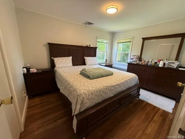 20 Gainsboro, Oyster Bay, NY, 3 Bedrooms Bedrooms, 6 Rooms Rooms,1 BathroomBathrooms,Residential Lease,For Rent,Gainsboro,0,1014404 20 Gainsboro, Oyster Bay, NY, 3 Bedrooms Bedrooms, 6 Rooms Rooms,1 BathroomBathrooms,Residential Lease,For Rent,Gainsboro,0,1014404