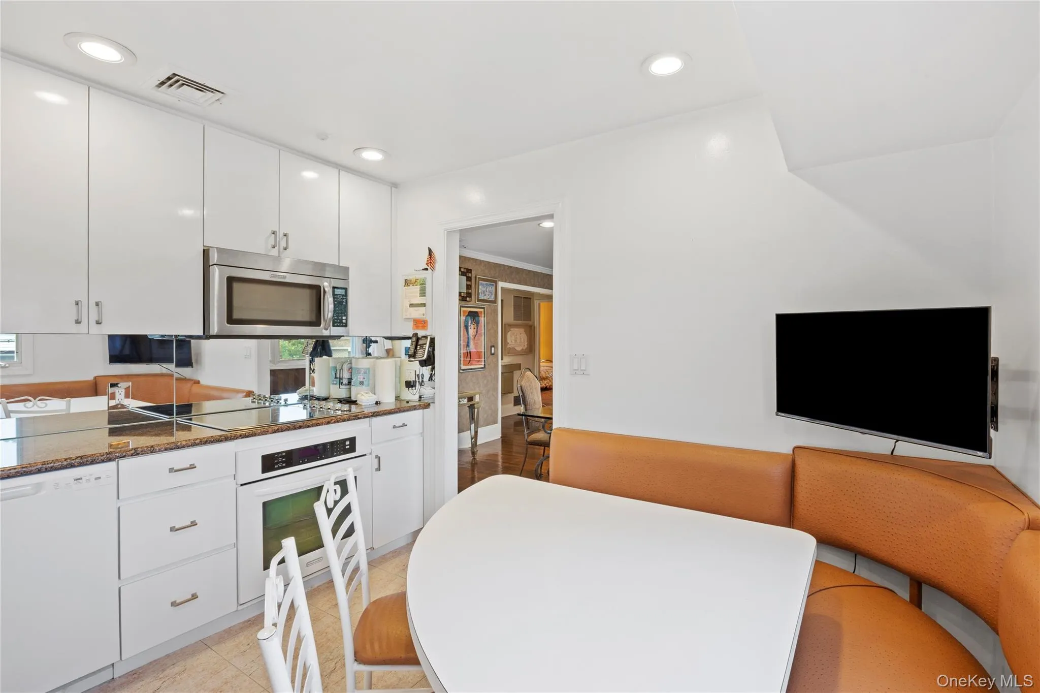 2969 Hampton Court, Hempstead, NY, 4 Bedrooms Bedrooms, 9 Rooms Rooms,2 BathroomsBathrooms,Residential,For Rent,Hampton,0,1014405 2969 Hampton Court, Hempstead, NY, 4 Bedrooms Bedrooms, 9 Rooms Rooms,2 BathroomsBathrooms,Residential,For Rent,Hampton,0,1014405