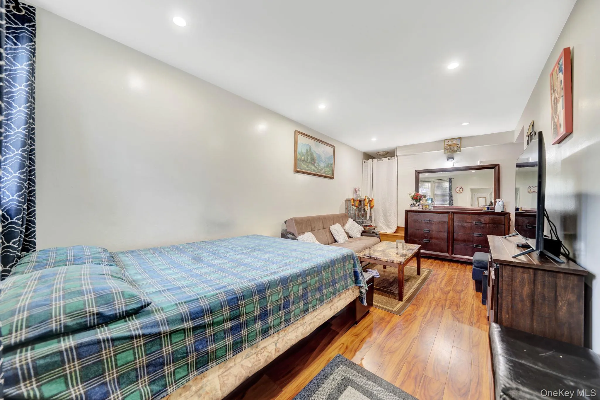 87-80 Little Neck Parkway, New York, NY, 3 Bedrooms Bedrooms, 6 Rooms Rooms,2 BathroomsBathrooms,Residential,For Rent,Little Neck,0,1014432 87-80 Little Neck Parkway, New York, NY, 3 Bedrooms Bedrooms, 6 Rooms Rooms,2 BathroomsBathrooms,Residential,For Rent,Little Neck,0,1014432