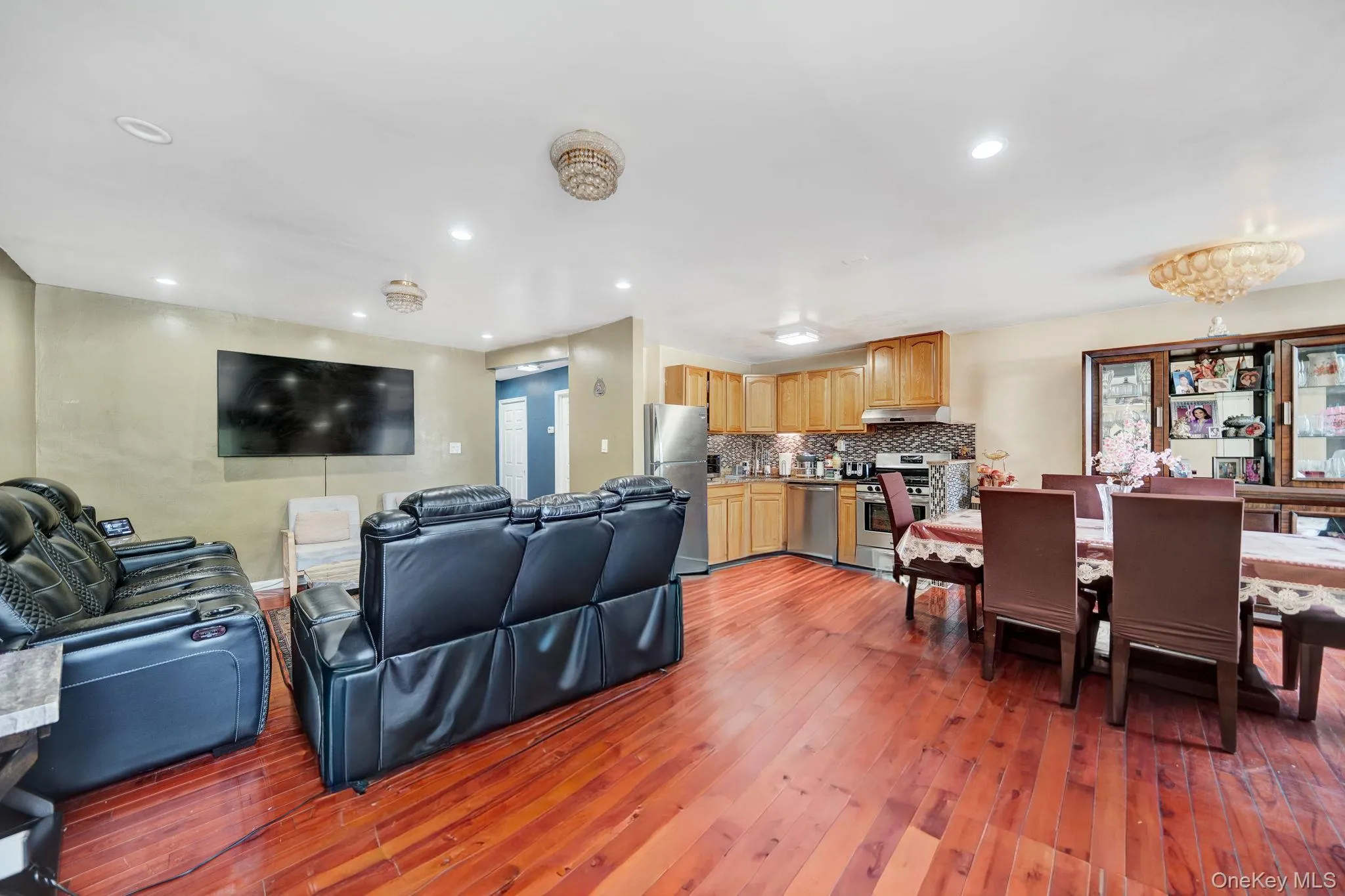 87-80 Little Neck Parkway, New York, NY, 3 Bedrooms Bedrooms, 6 Rooms Rooms,2 BathroomsBathrooms,Residential,For Rent,Little Neck,0,1014432 87-80 Little Neck Parkway, New York, NY, 3 Bedrooms Bedrooms, 6 Rooms Rooms,2 BathroomsBathrooms,Residential,For Rent,Little Neck,0,1014432
