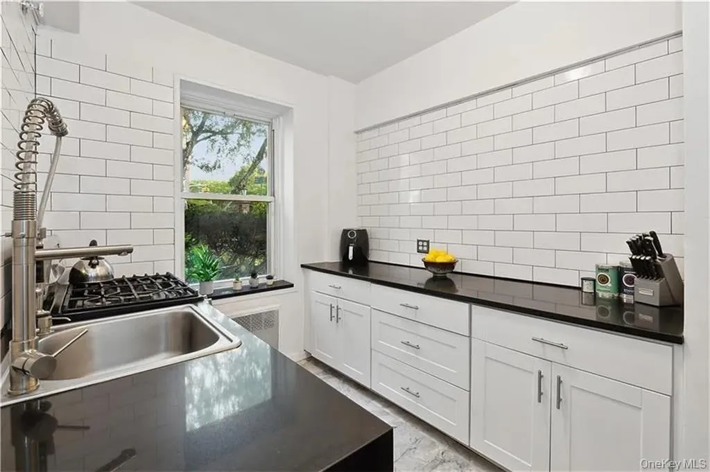 9411 Shore Road, New York, NY, 2 Bedrooms Bedrooms, 4 Rooms Rooms,1 BathroomBathrooms,Residential,For Rent,Shore,0,1014433 9411 Shore Road, New York, NY, 2 Bedrooms Bedrooms, 4 Rooms Rooms,1 BathroomBathrooms,Residential,For Rent,Shore,0,1014433