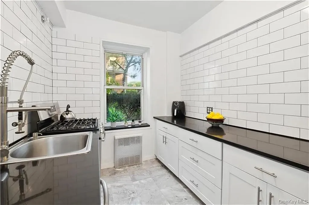 9411 Shore Road, New York, NY, 2 Bedrooms Bedrooms, 4 Rooms Rooms,1 BathroomBathrooms,Residential,For Rent,Shore,0,1014433 9411 Shore Road, New York, NY, 2 Bedrooms Bedrooms, 4 Rooms Rooms,1 BathroomBathrooms,Residential,For Rent,Shore,0,1014433