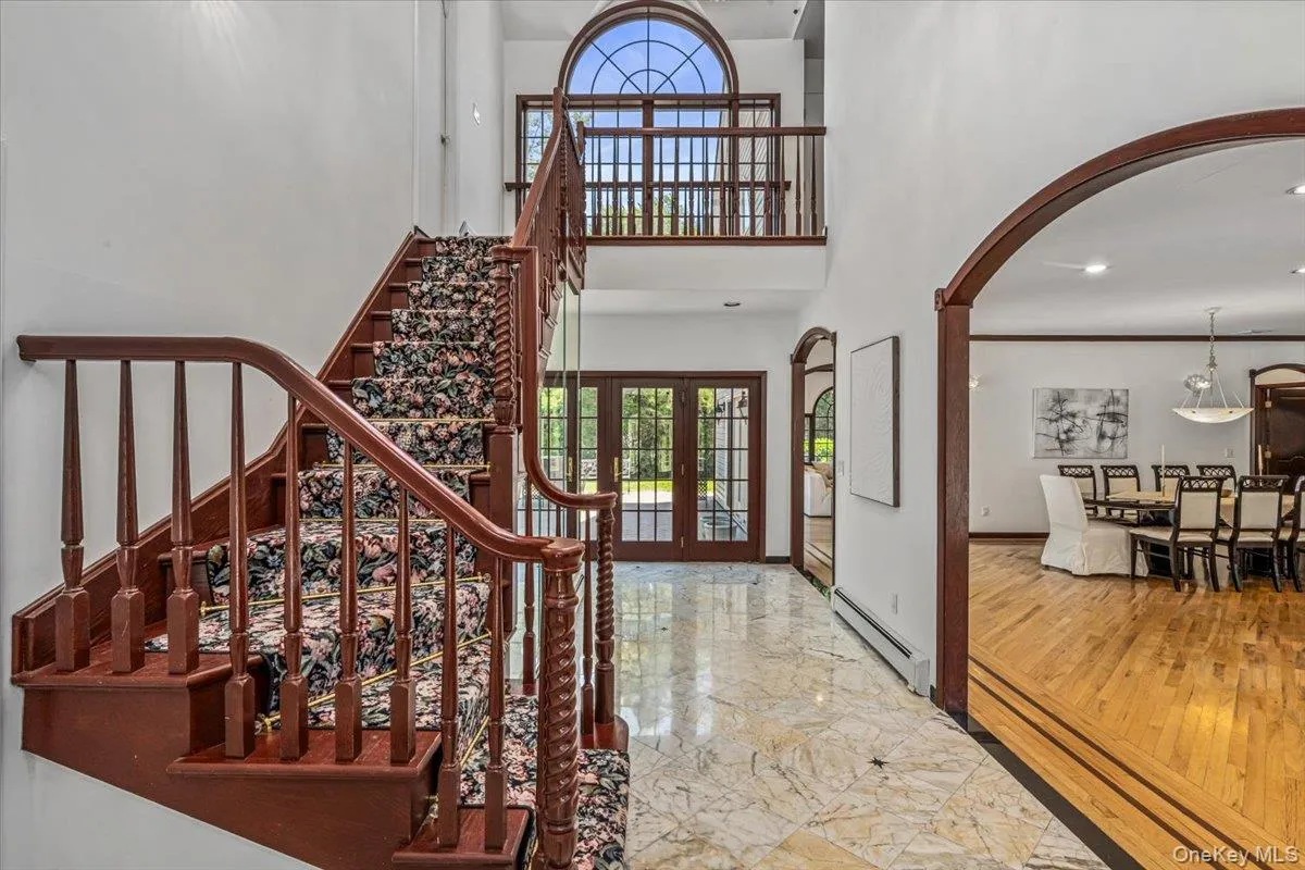 Two Story Foyer - Front View Two Story Foyer - Front View