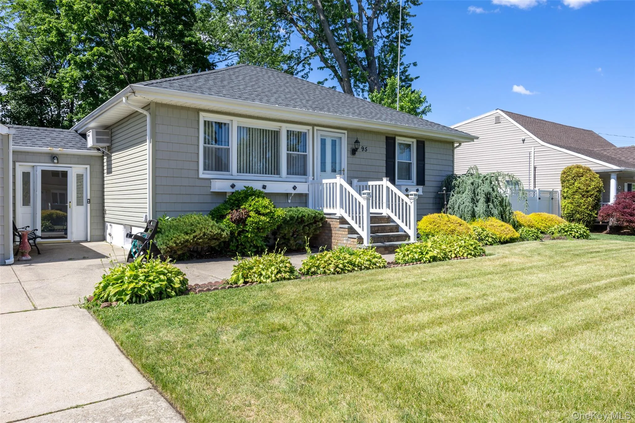 95 Laurel Road, Babylon, NY, 2 Bedrooms Bedrooms, 8 Rooms Rooms,1 BathroomBathrooms,Residential,For Rent,Laurel,0,1014439 95 Laurel Road, Babylon, NY, 2 Bedrooms Bedrooms, 8 Rooms Rooms,1 BathroomBathrooms,Residential,For Rent,Laurel,0,1014439