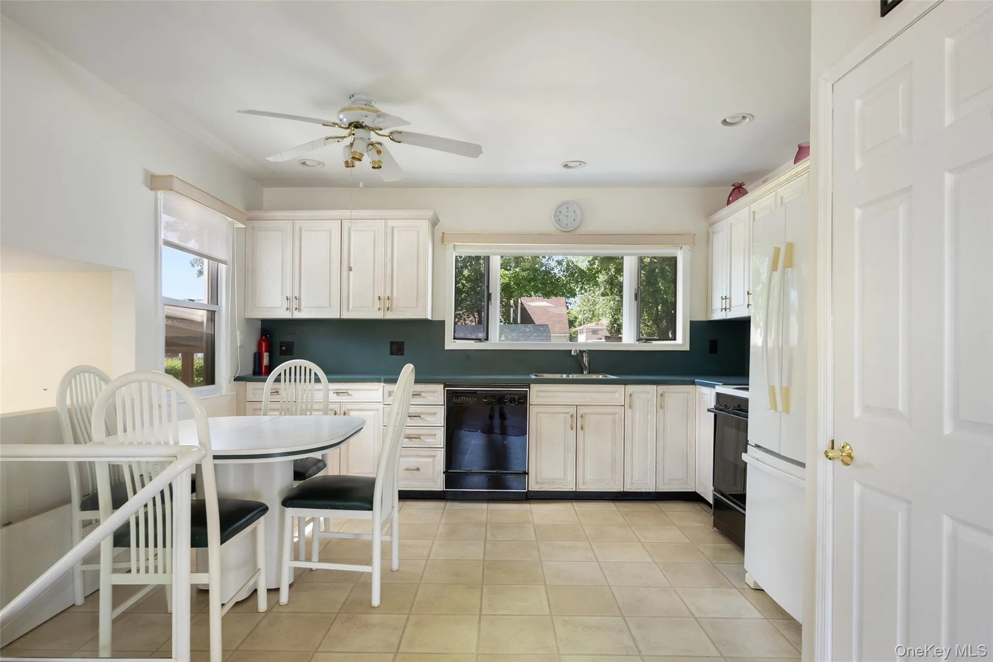 95 Laurel Road, Babylon, NY, 2 Bedrooms Bedrooms, 8 Rooms Rooms,1 BathroomBathrooms,Residential,For Rent,Laurel,0,1014439 95 Laurel Road, Babylon, NY, 2 Bedrooms Bedrooms, 8 Rooms Rooms,1 BathroomBathrooms,Residential,For Rent,Laurel,0,1014439