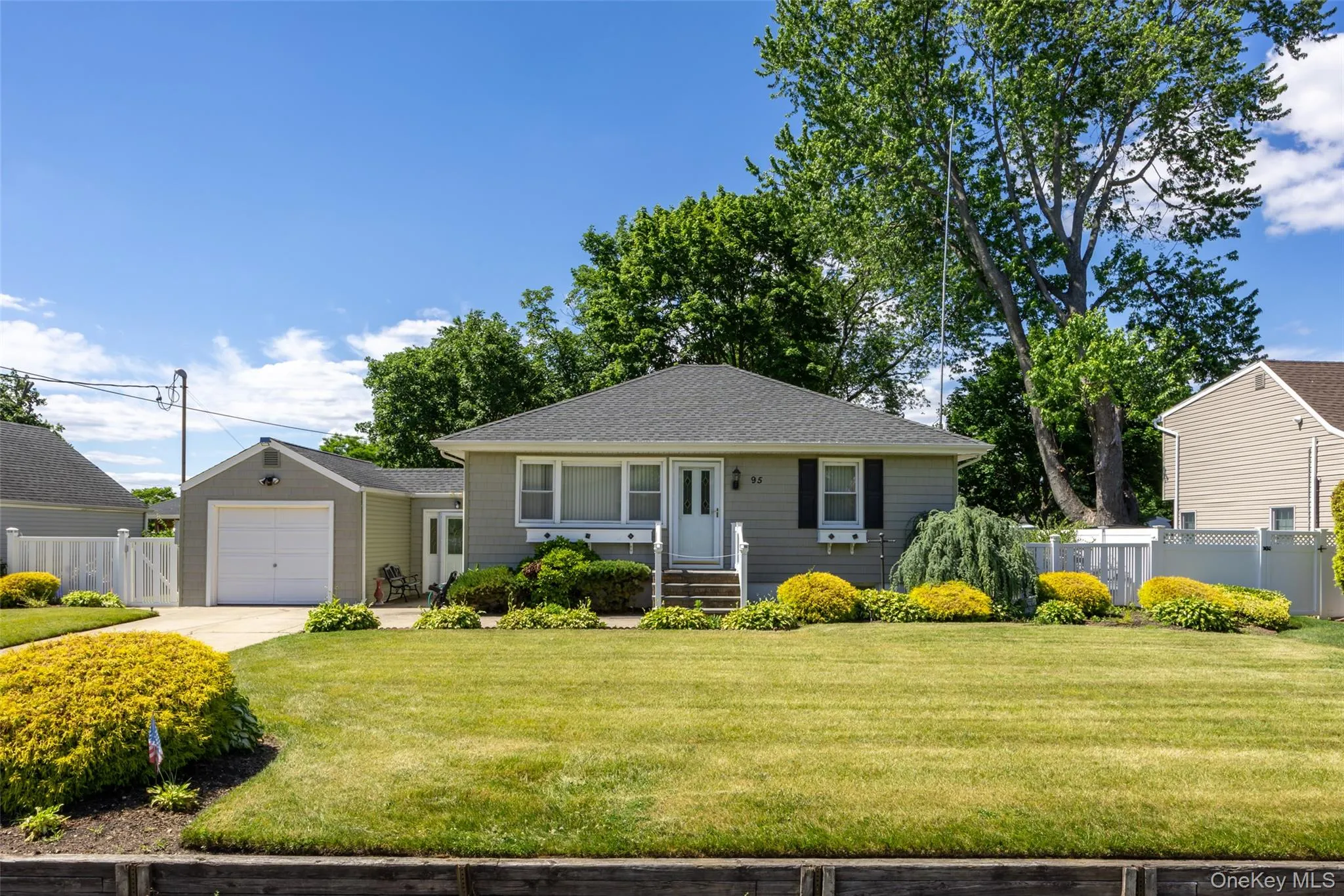 95 Laurel Road, Babylon, NY, 2 Bedrooms Bedrooms, 8 Rooms Rooms,1 BathroomBathrooms,Residential,For Rent,Laurel,0,1014439 95 Laurel Road, Babylon, NY, 2 Bedrooms Bedrooms, 8 Rooms Rooms,1 BathroomBathrooms,Residential,For Rent,Laurel,0,1014439