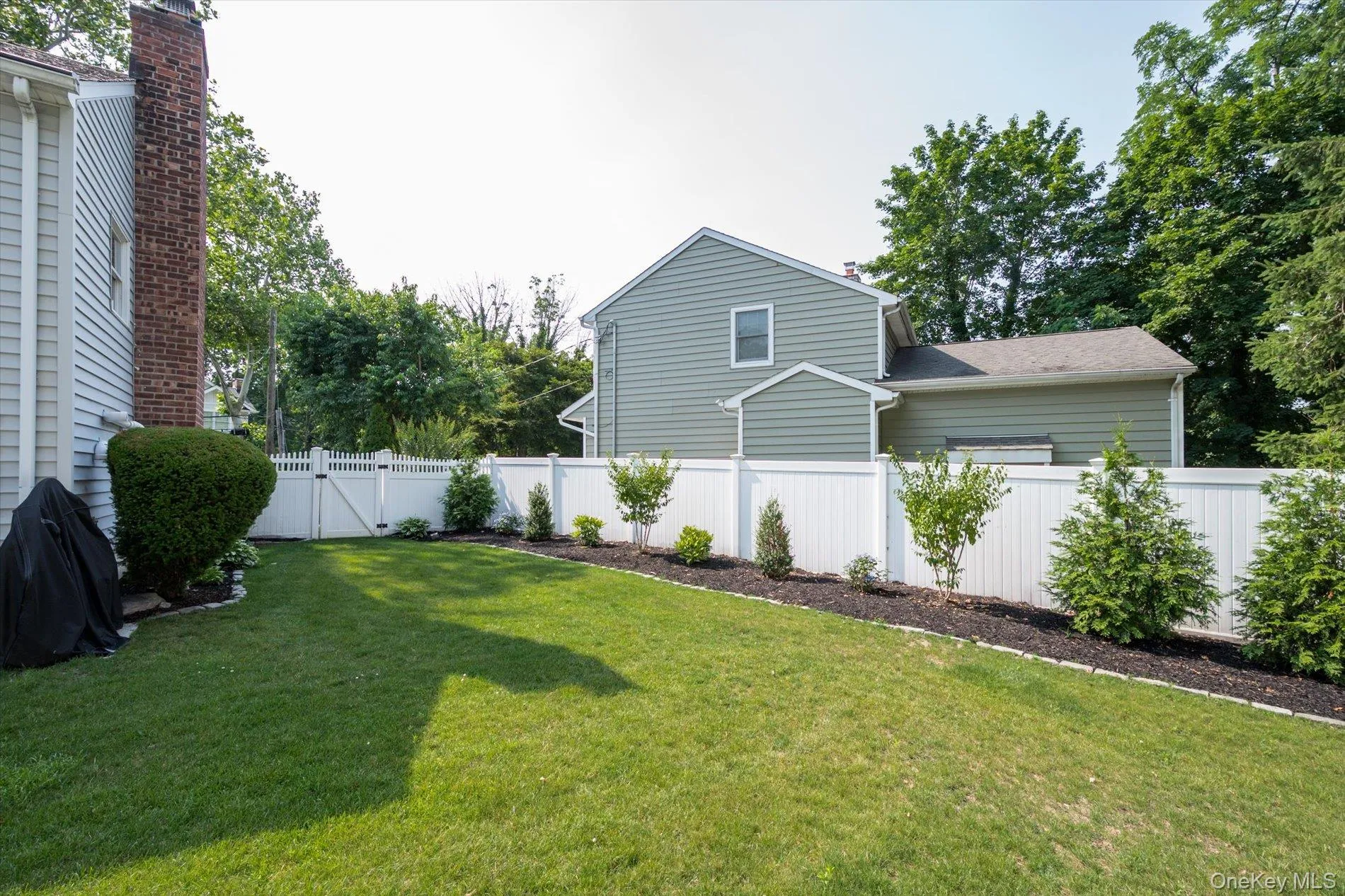 7 Layne Way, Huntington, NY, 3 Bedrooms Bedrooms, 8 Rooms Rooms,2 BathroomsBathrooms,Residential,For Rent,Layne,0,1014441 7 Layne Way, Huntington, NY, 3 Bedrooms Bedrooms, 8 Rooms Rooms,2 BathroomsBathrooms,Residential,For Rent,Layne,0,1014441