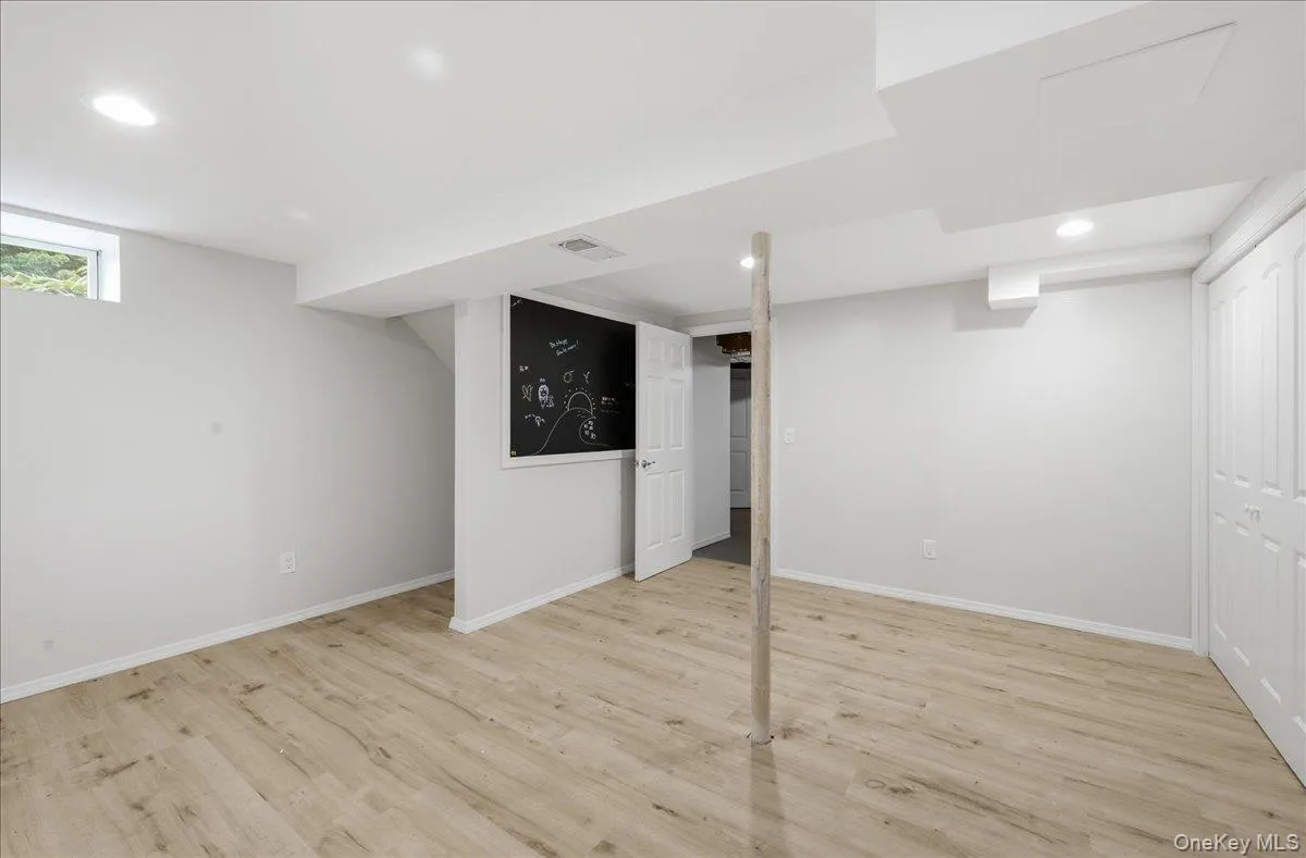 202 Bayport Avenue, Islip, NY, 3 Bedrooms Bedrooms, 8 Rooms Rooms,3 BathroomsBathrooms,Residential,For Rent,Bayport,0,KEY1014448 202 Bayport Avenue, Islip, NY, 3 Bedrooms Bedrooms, 8 Rooms Rooms,3 BathroomsBathrooms,Residential,For Rent,Bayport,0,KEY1014448