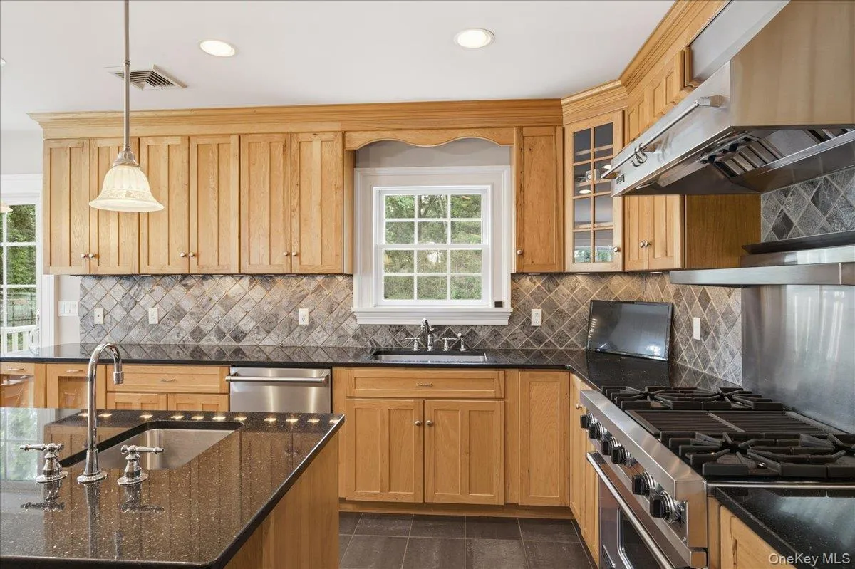 202 Bayport Avenue, Islip, NY, 3 Bedrooms Bedrooms, 8 Rooms Rooms,3 BathroomsBathrooms,Residential,For Rent,Bayport,0,KEY1014448 202 Bayport Avenue, Islip, NY, 3 Bedrooms Bedrooms, 8 Rooms Rooms,3 BathroomsBathrooms,Residential,For Rent,Bayport,0,KEY1014448