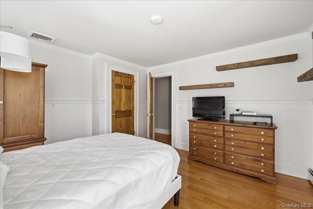 202 Bayport Avenue, Islip, NY, 3 Bedrooms Bedrooms, 8 Rooms Rooms,3 BathroomsBathrooms,Residential,For Rent,Bayport,0,KEY1014448 202 Bayport Avenue, Islip, NY, 3 Bedrooms Bedrooms, 8 Rooms Rooms,3 BathroomsBathrooms,Residential,For Rent,Bayport,0,KEY1014448