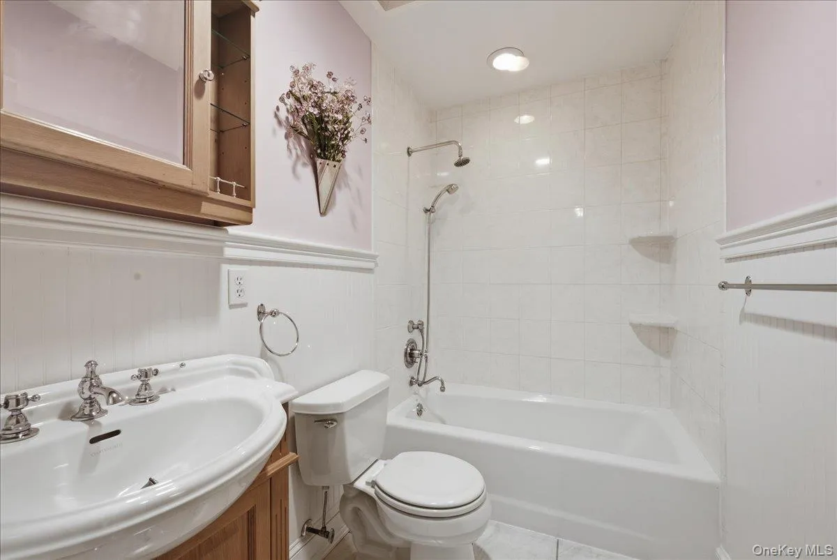 202 Bayport Avenue, Islip, NY, 3 Bedrooms Bedrooms, 8 Rooms Rooms,3 BathroomsBathrooms,Residential,For Rent,Bayport,0,KEY1014448 202 Bayport Avenue, Islip, NY, 3 Bedrooms Bedrooms, 8 Rooms Rooms,3 BathroomsBathrooms,Residential,For Rent,Bayport,0,KEY1014448