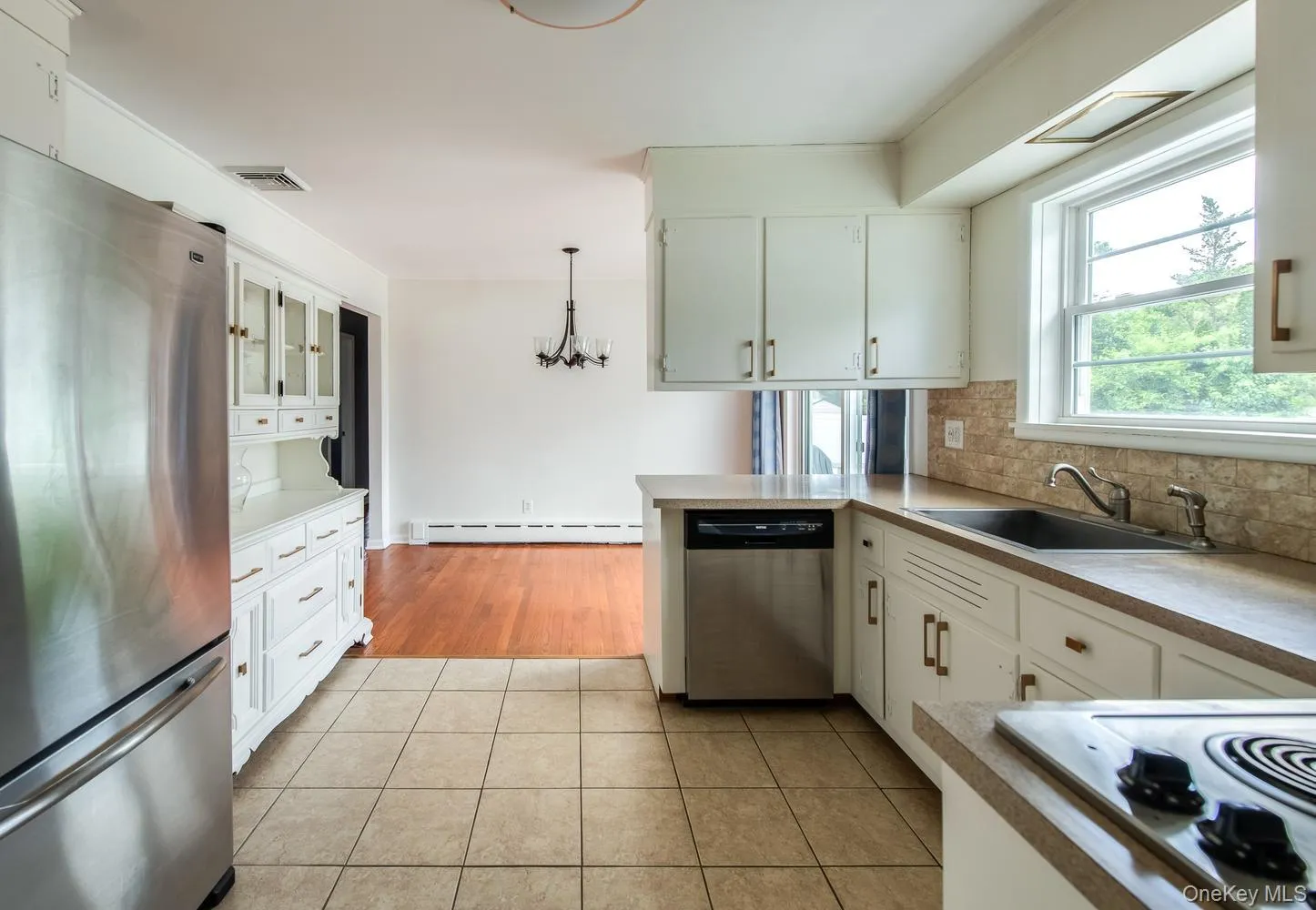 15 Genesee Avenue, Ulster, NY, 3 Bedrooms Bedrooms, 6 Rooms Rooms,1 BathroomBathrooms,Residential,For Rent,Genesee,0,1014451 15 Genesee Avenue, Ulster, NY, 3 Bedrooms Bedrooms, 6 Rooms Rooms,1 BathroomBathrooms,Residential,For Rent,Genesee,0,1014451