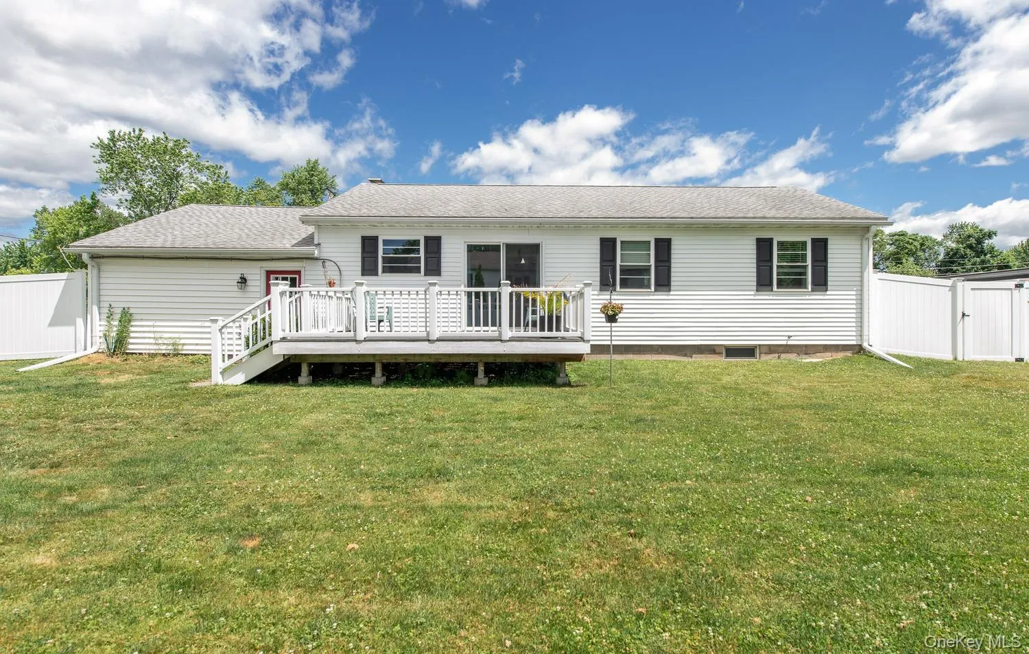 15 Genesee Avenue, Ulster, NY, 3 Bedrooms Bedrooms, 6 Rooms Rooms,1 BathroomBathrooms,Residential,For Rent,Genesee,0,1014451 15 Genesee Avenue, Ulster, NY, 3 Bedrooms Bedrooms, 6 Rooms Rooms,1 BathroomBathrooms,Residential,For Rent,Genesee,0,1014451